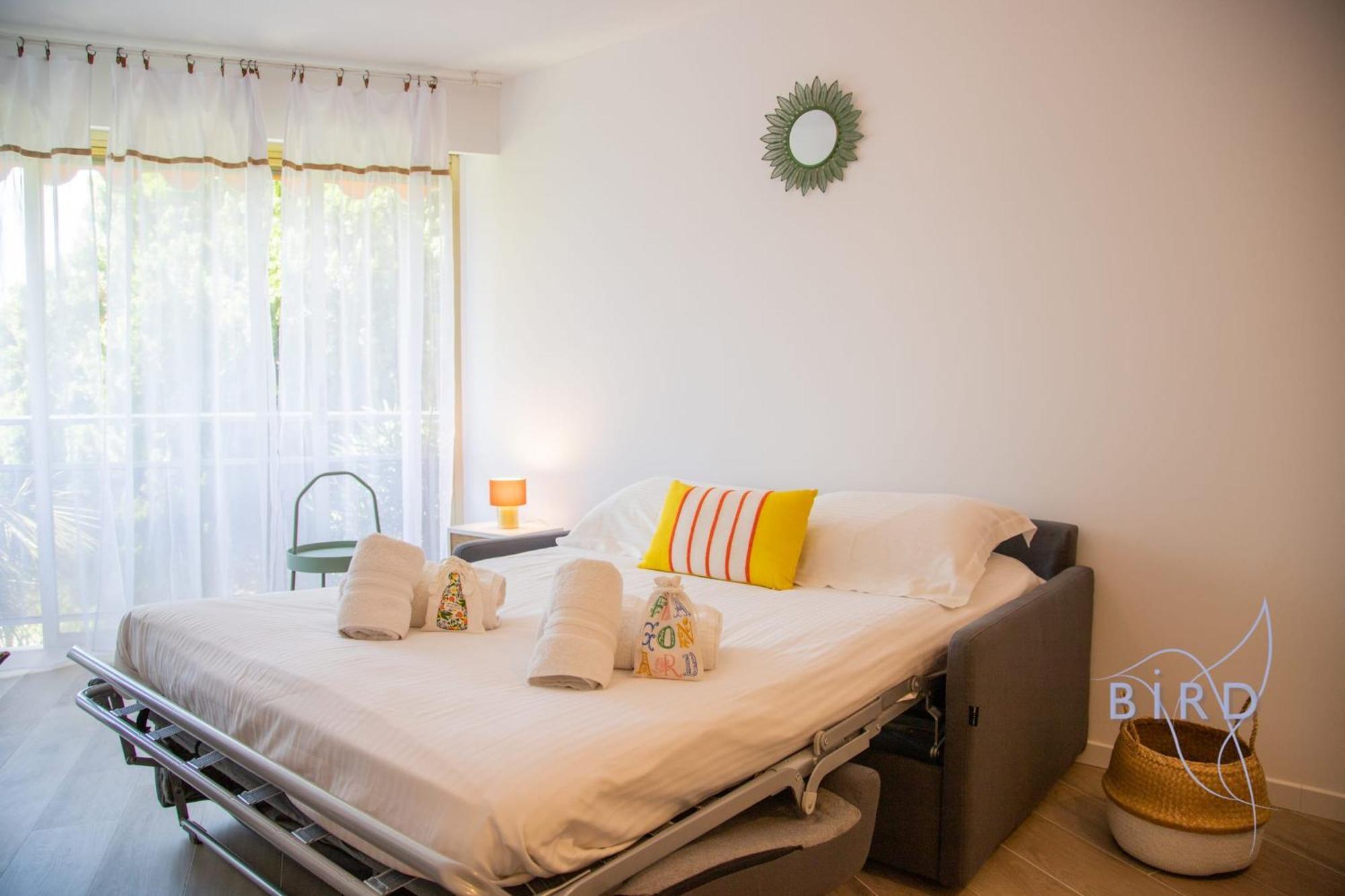 Appartement With Swimming Pool In Juan Les Pins