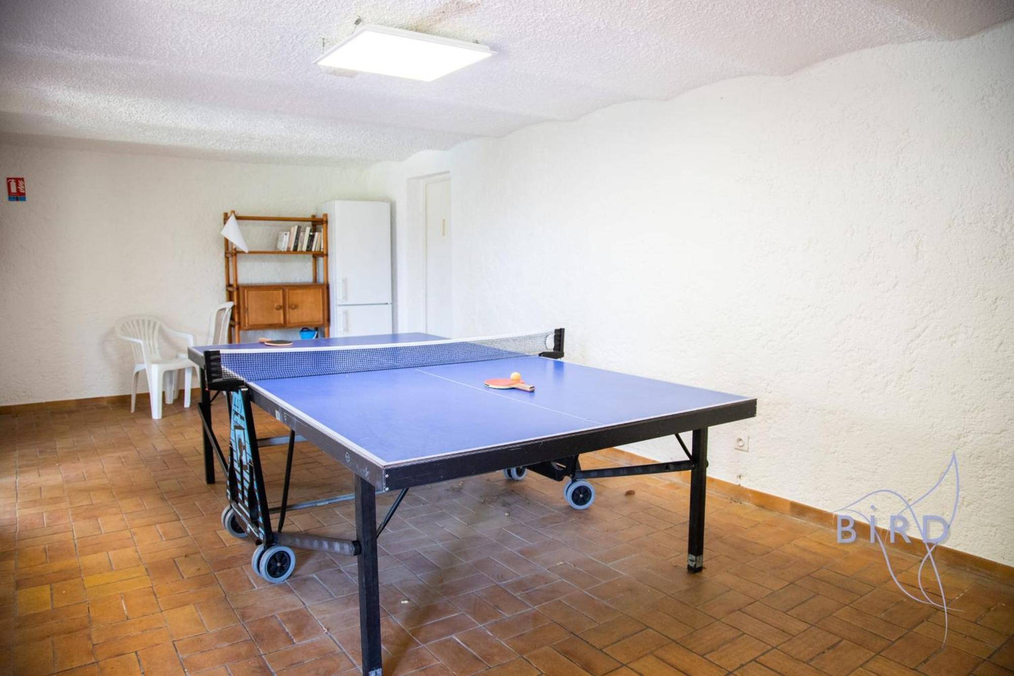 With Swimming Pool In Juan Les Pins Appartement